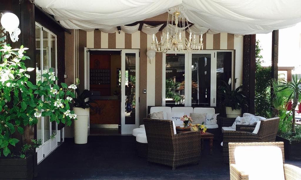 Hotel Helvetia Milano Marittima Exterior foto