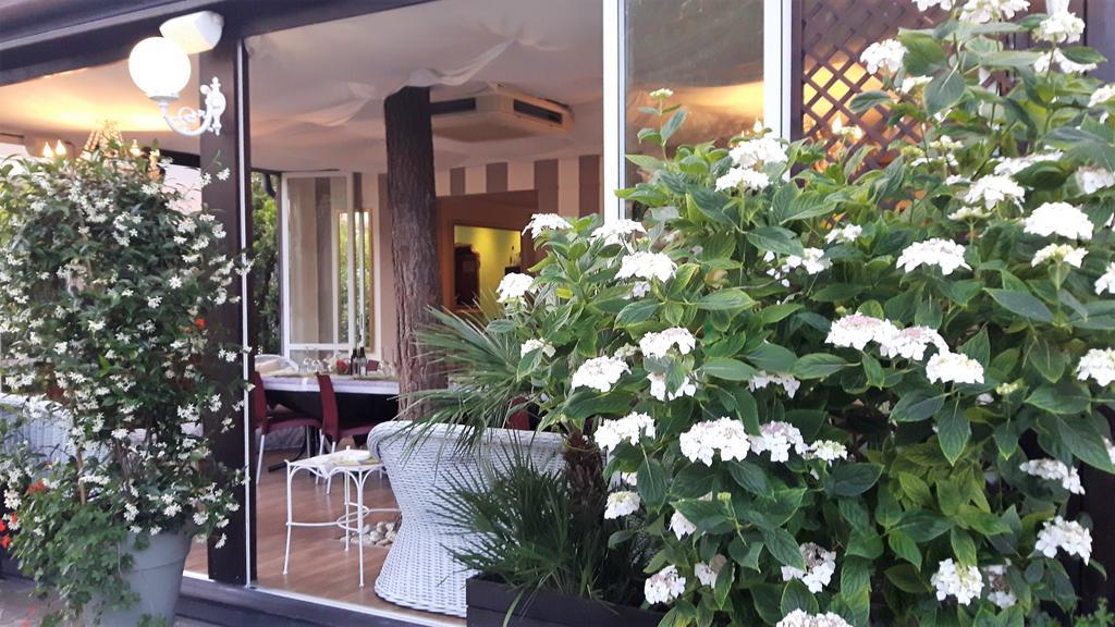 Hotel Helvetia Milano Marittima Exterior foto