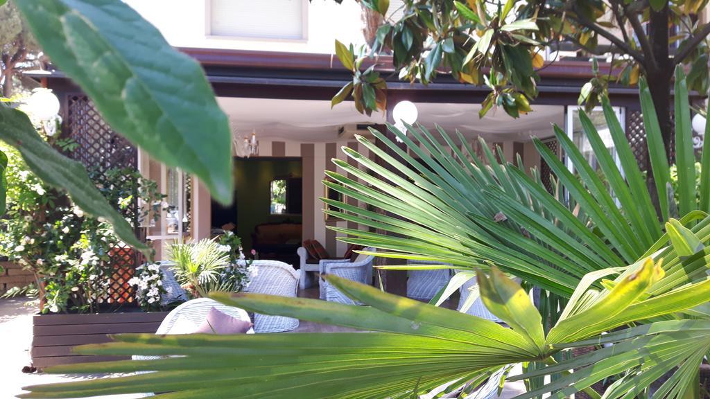Hotel Helvetia Milano Marittima Exterior foto