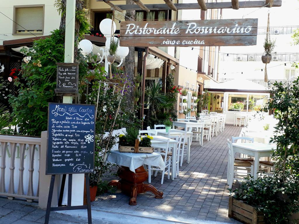 Hotel Helvetia Milano Marittima Exterior foto