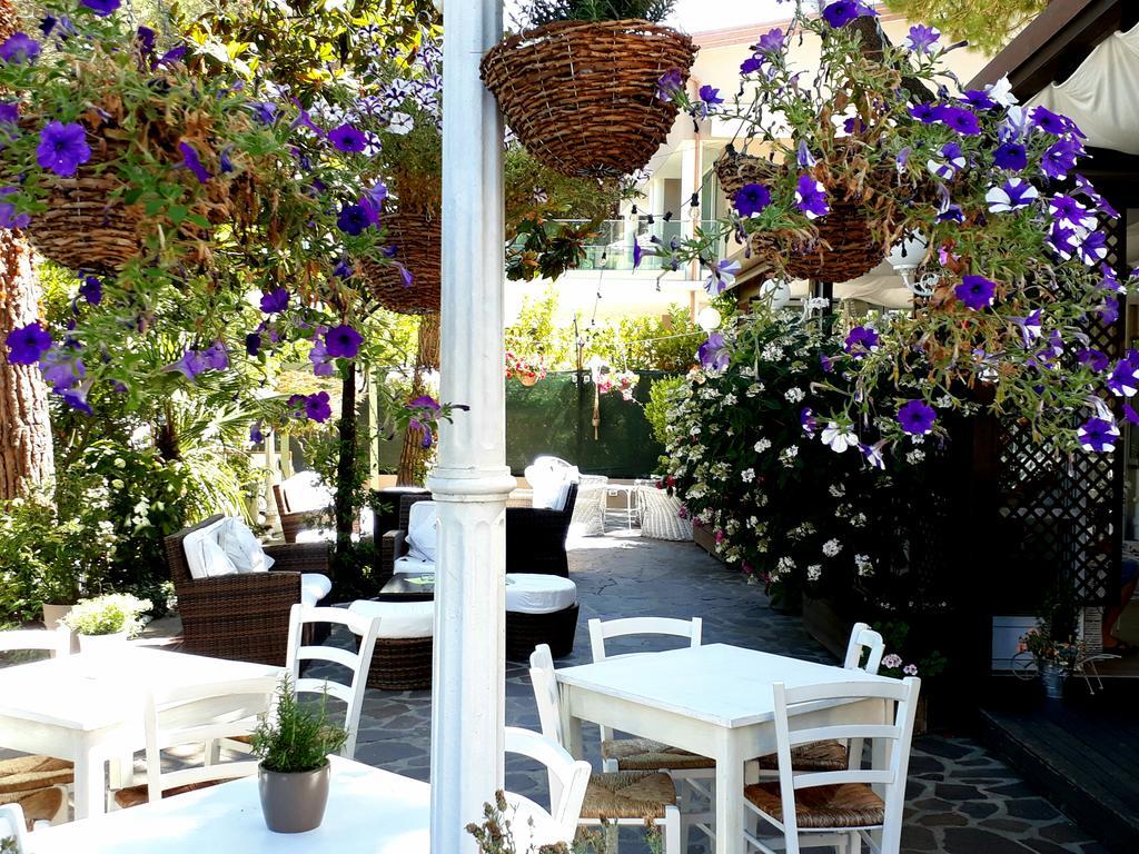 Hotel Helvetia Milano Marittima Exterior foto