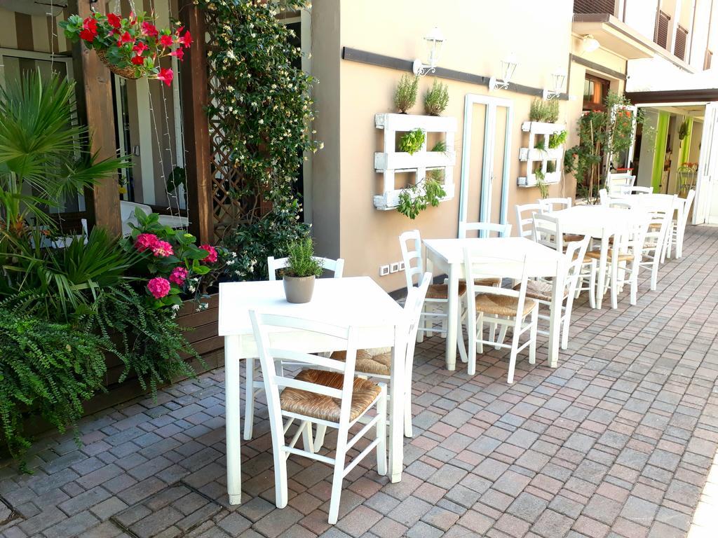 Hotel Helvetia Milano Marittima Exterior foto
